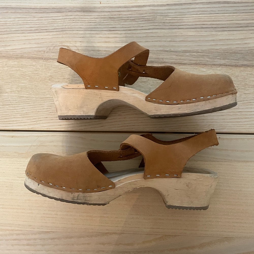 Lotta Clogs